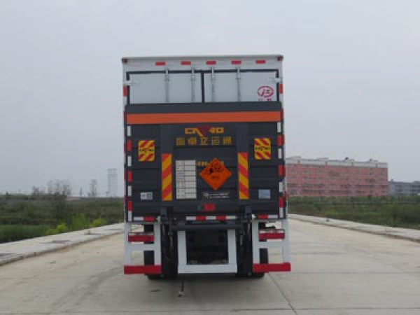 東風(fēng)D9爆破器材運(yùn)輸車(帶液壓尾板)