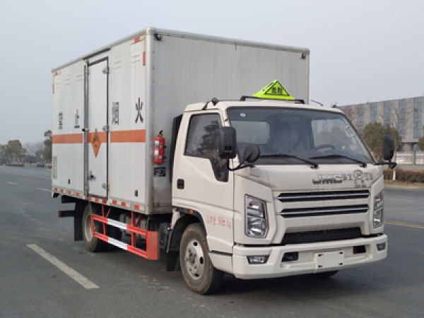 江鈴寬體爆炸物品運(yùn)輸車(黃牌)